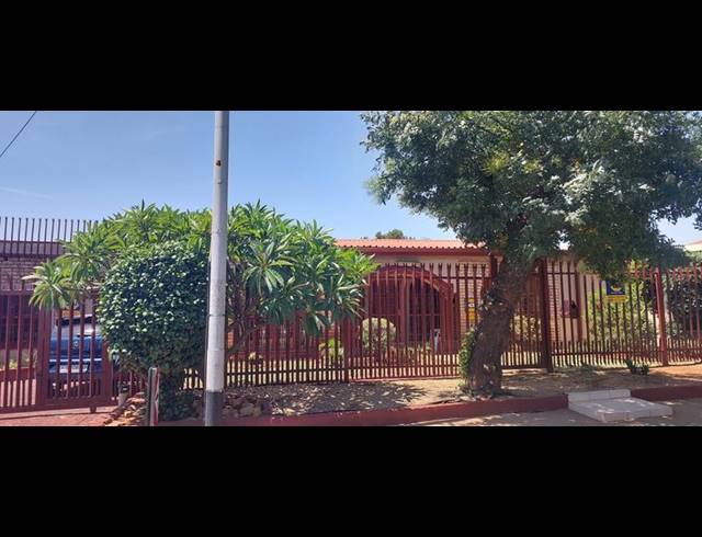 3 BEDROOM HOUSE FOR SALE IN LAUDIUM